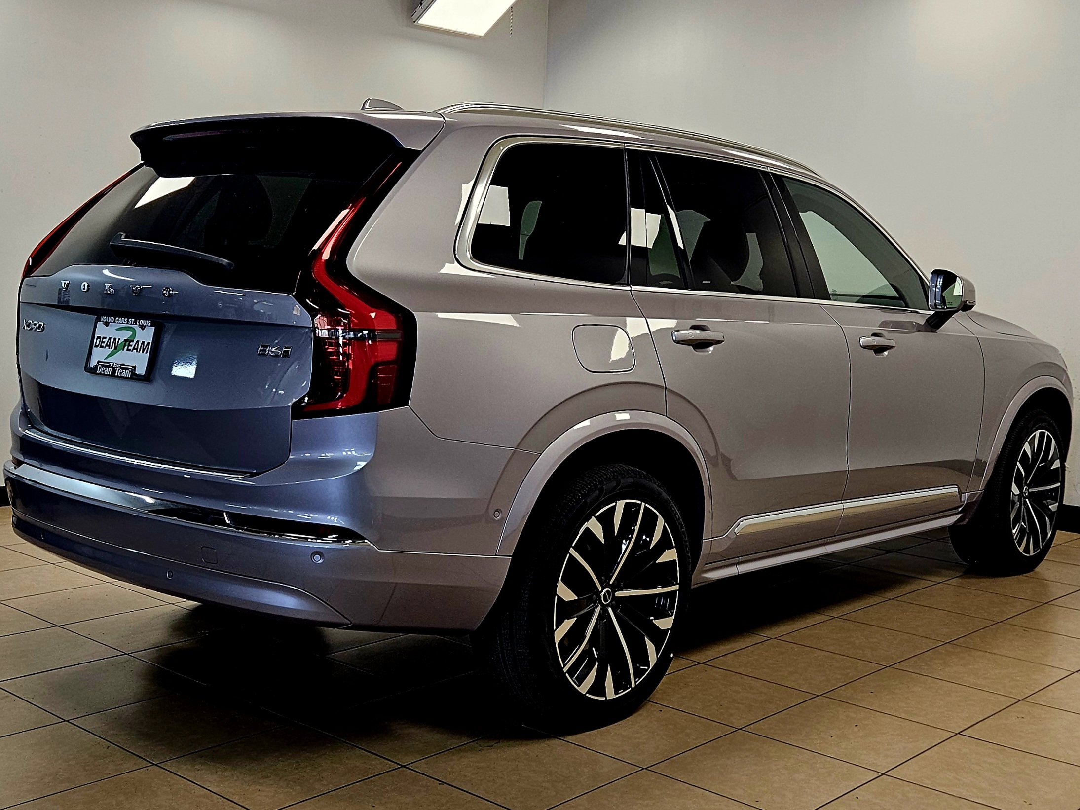 New 2026 Volvo XC90 B6 Plus w/ Protection Package Premier image 5