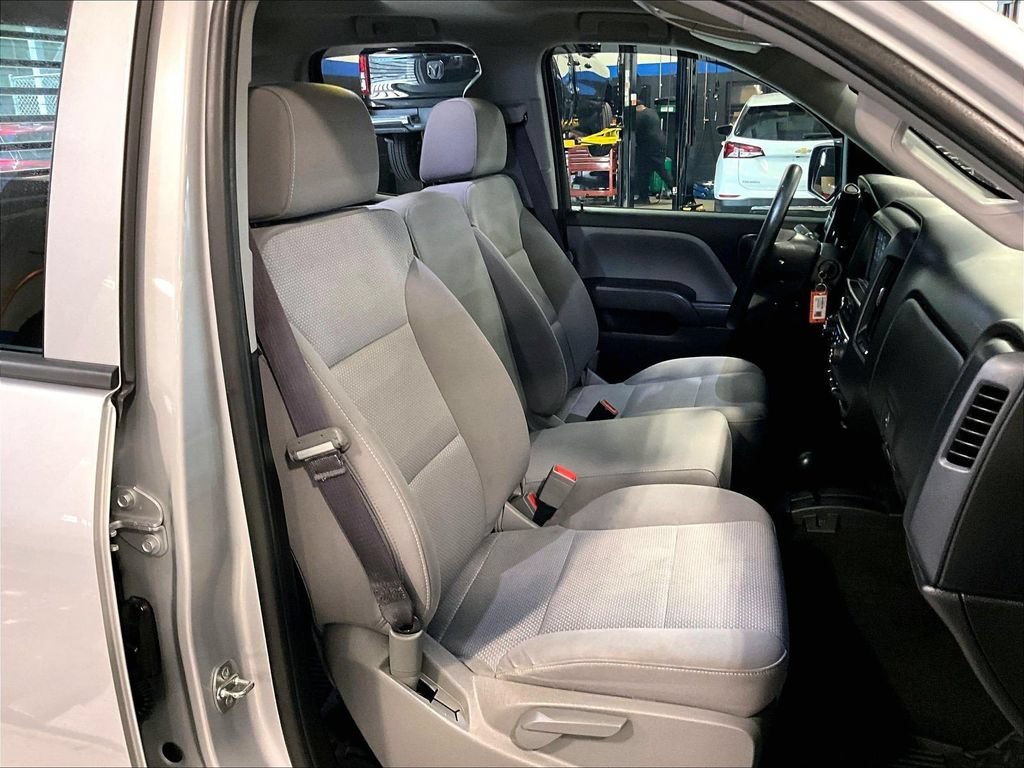 Used 2017 Chevrolet Silverado 1500 Custom w/ Custom Convenience Package AWD/4WD image 11