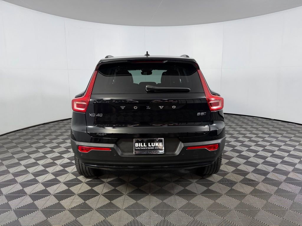 Used 2025 Volvo XC40 B5 Plus image 6