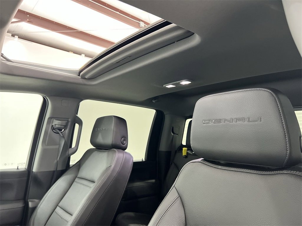 Used 2023 GMC Sierra 2500 Denali image 18