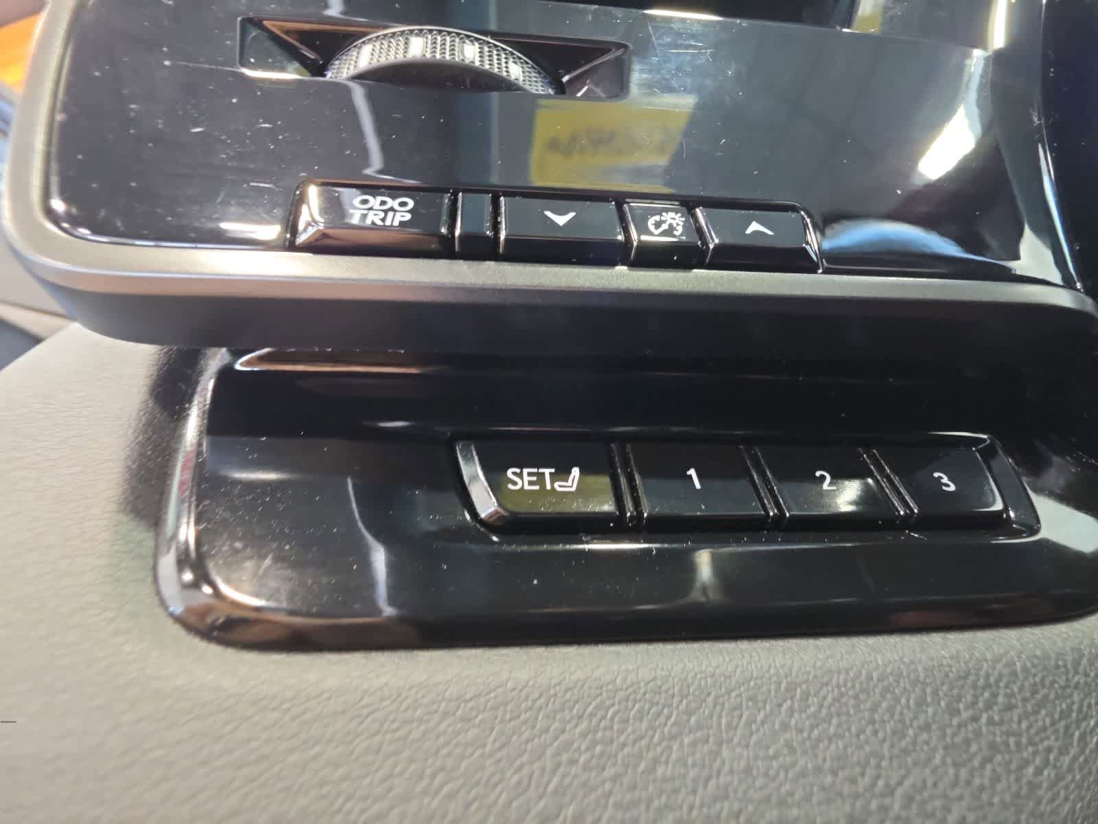 Used 2024 Lexus RX 350 F Sport w/ Convenience Package AWD/4WD image 23