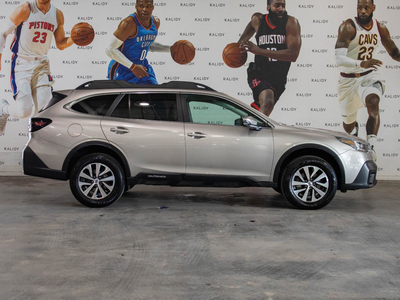 Used 2020 Subaru Outback Premium image 17