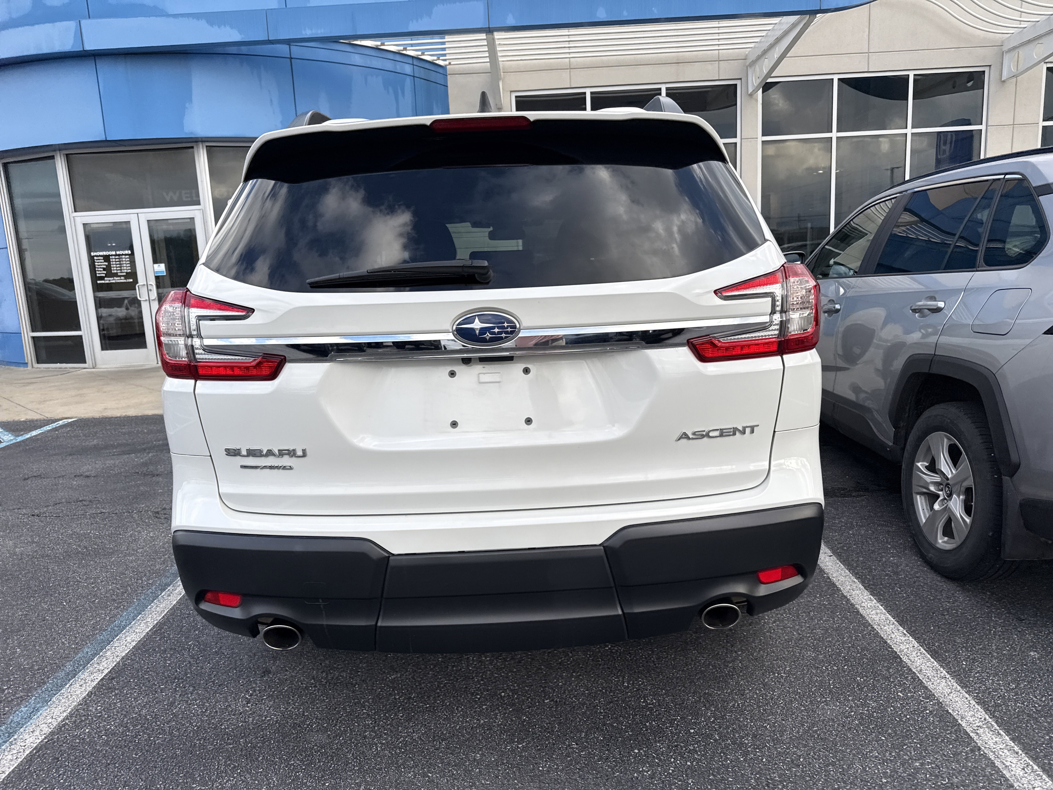 Used 2023 Subaru Ascent Premium AWD/4WD image 7