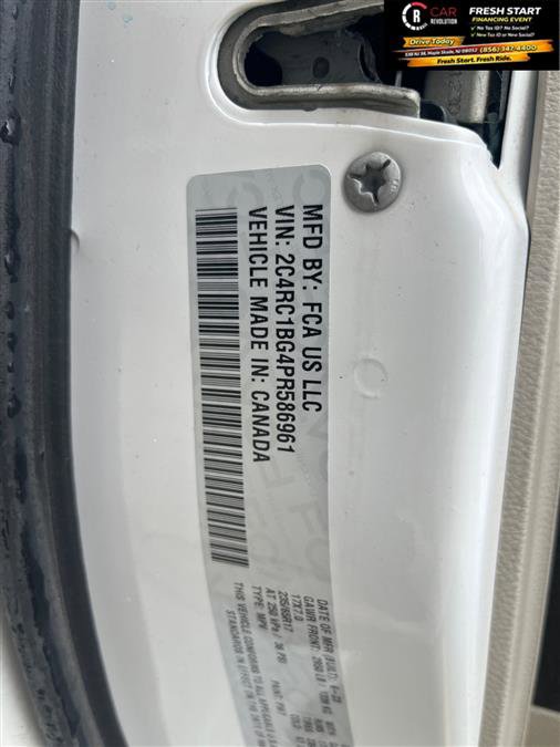 Used 2023 Chrysler Pacifica Touring-L FWD image 11