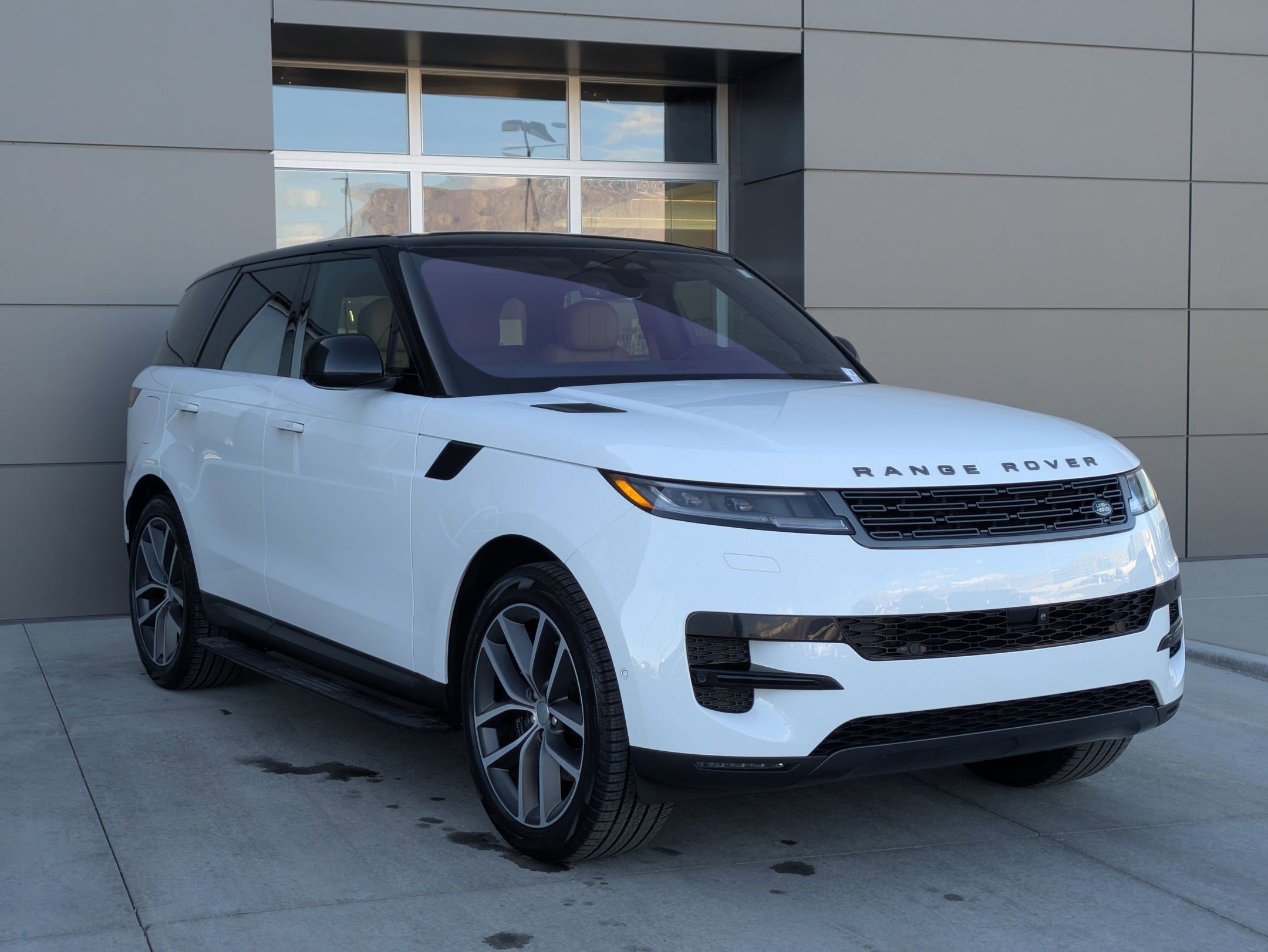 Certified 2023 Land Rover Range Rover Sport SE image 3