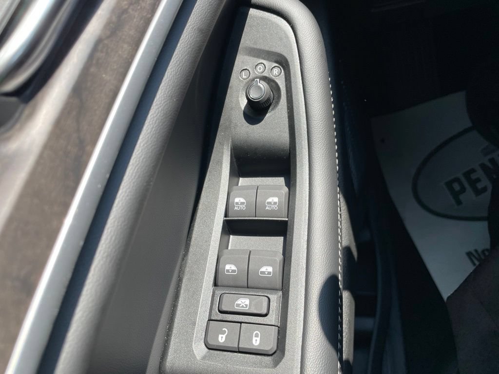 New 2026 Jeep Grand Cherokee Limited w/ Luxury Tech Group II RWD image 24