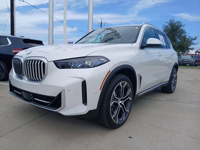 New 2026 BMW X5 sDrive40i image 3