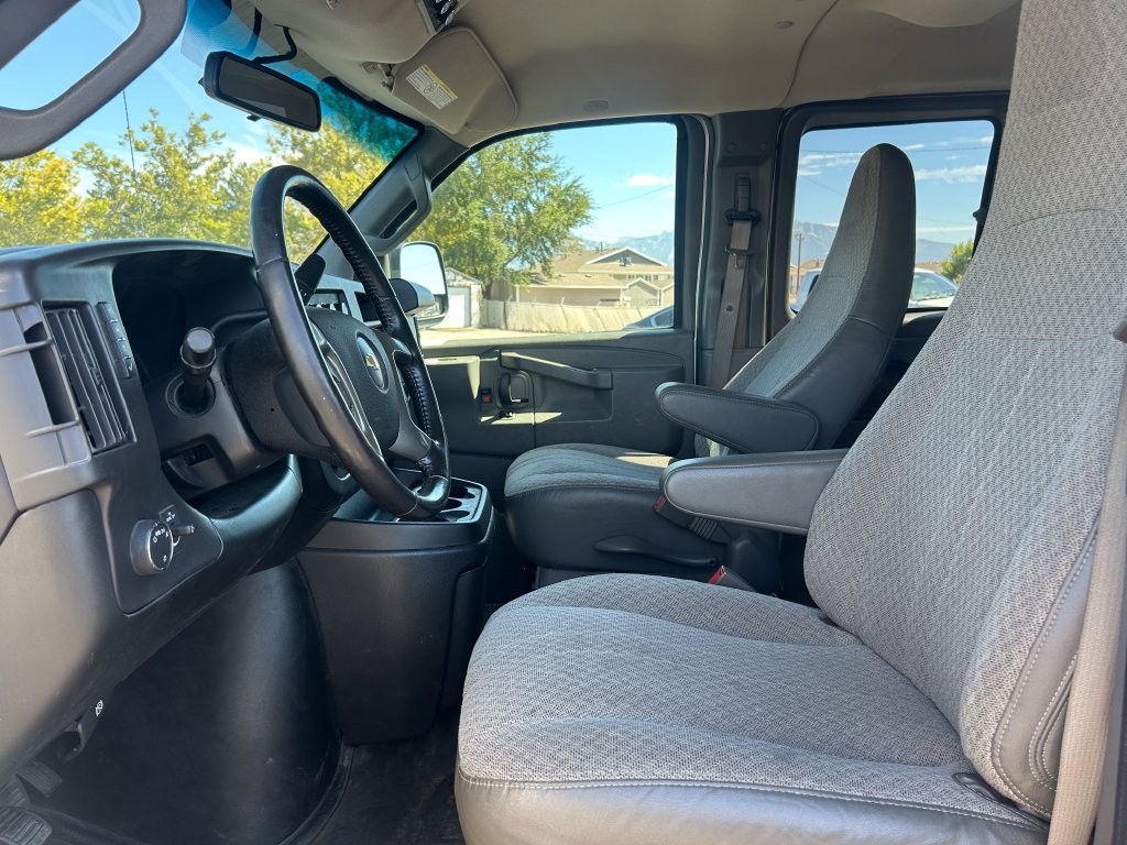 Used 2019 Chevrolet Express 2500 LS w/ Driver Convenience Package RWD image 22