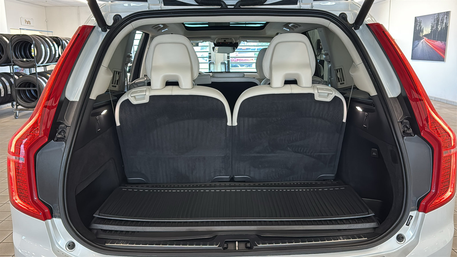 Used 2022 Volvo XC90 T6 Momentum w/ Advanced Package AWD/4WD image 30