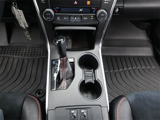 Used 2017 Toyota Camry XSE image 10