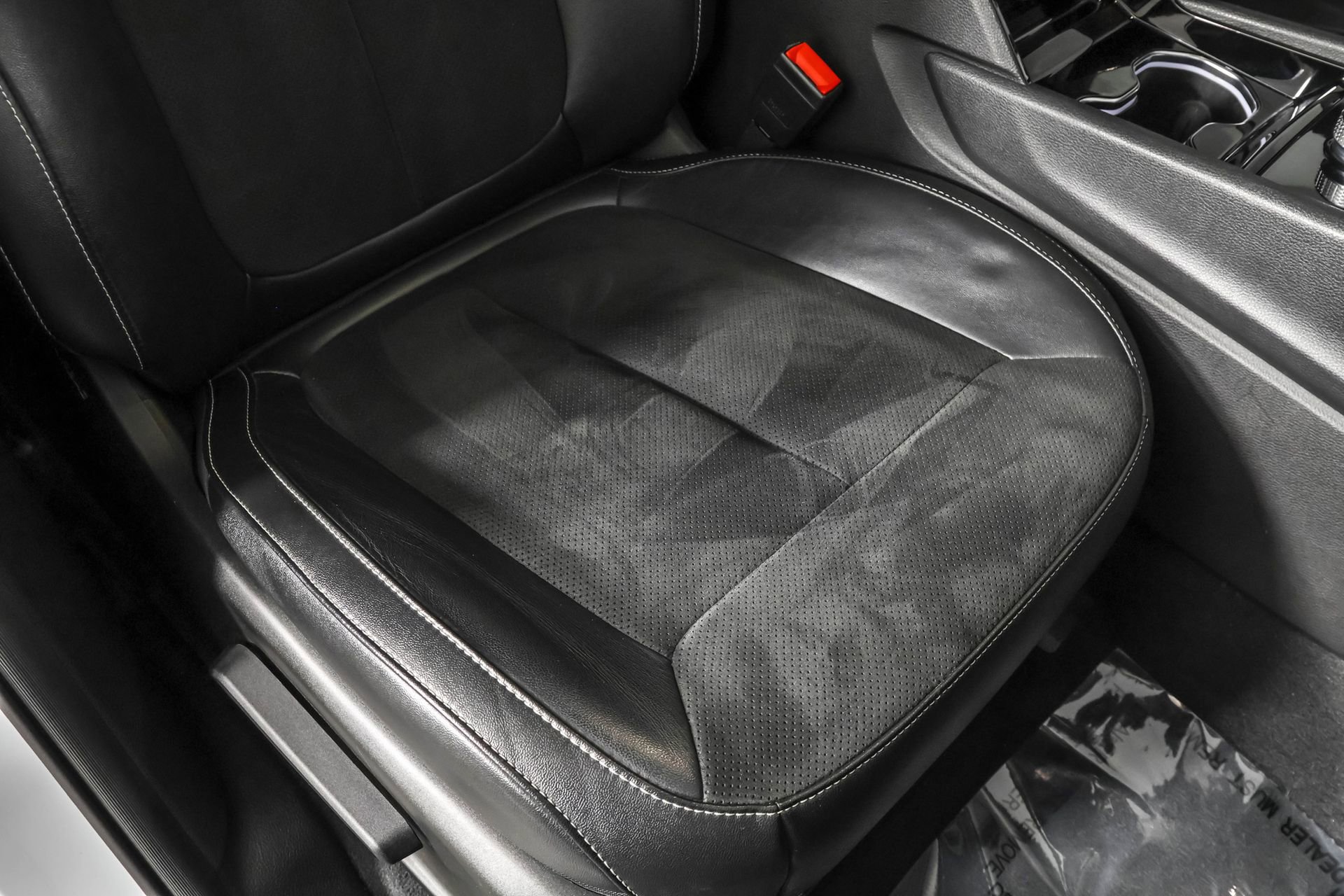 Used 2023 Jeep Grand Cherokee L Laredo image 50