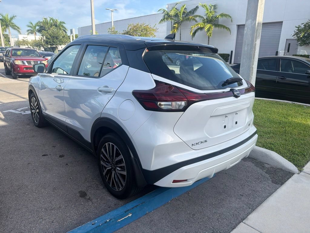Used 2022 Nissan Kicks SV FWD image 4