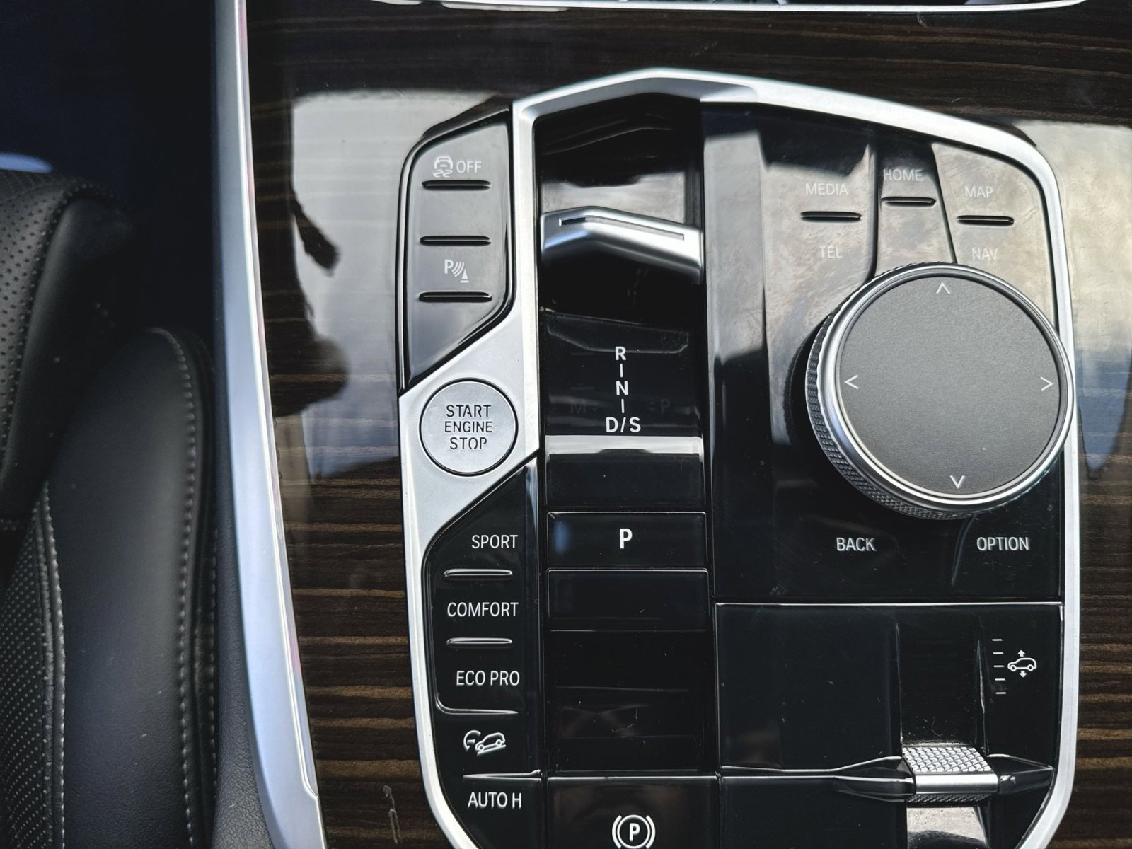 Used 2023 BMW X7 xDrive40i w/ Premium Package image 23