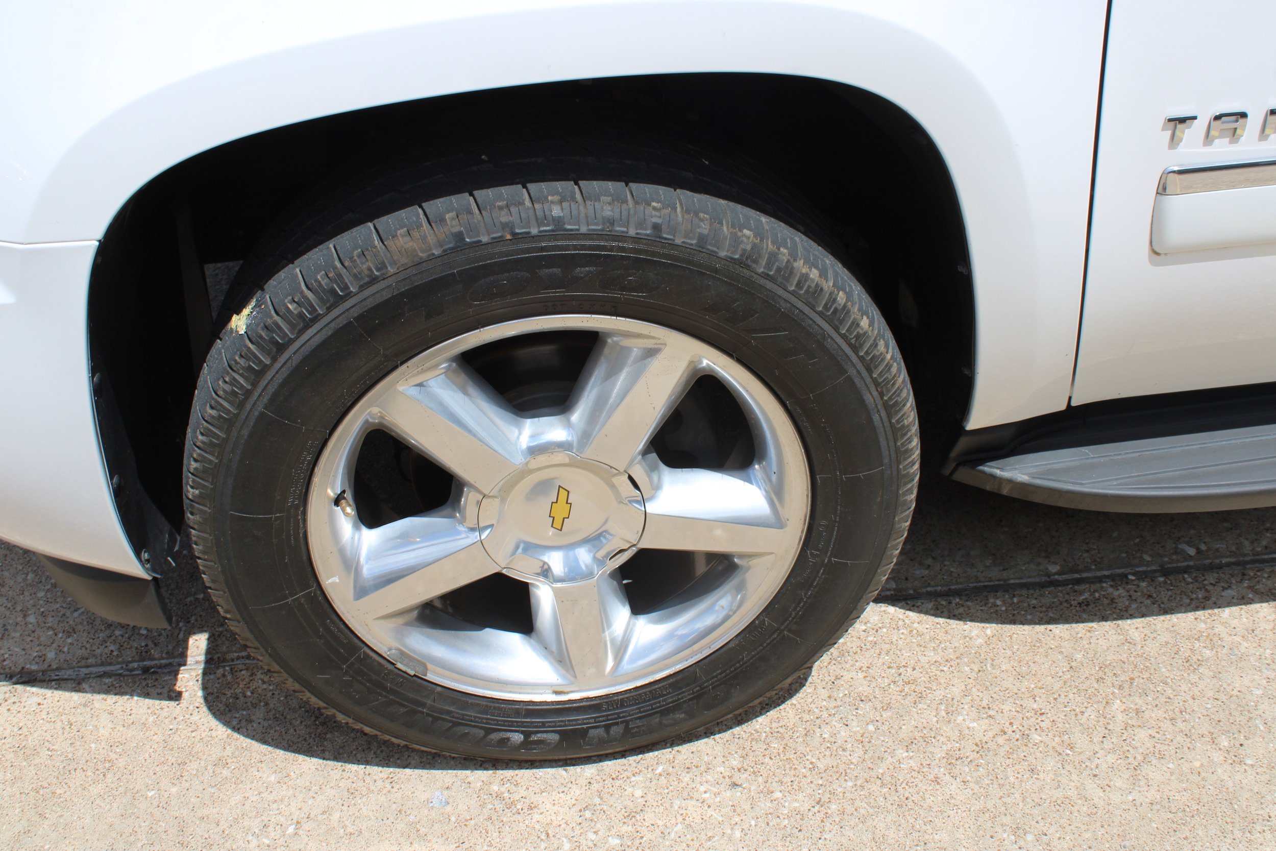 Used 2010 Chevrolet Tahoe LTZ RWD image 16