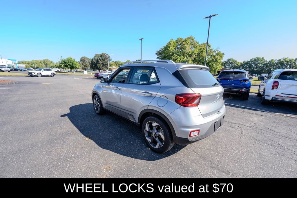 Used 2024 Hyundai Venue SEL image 5