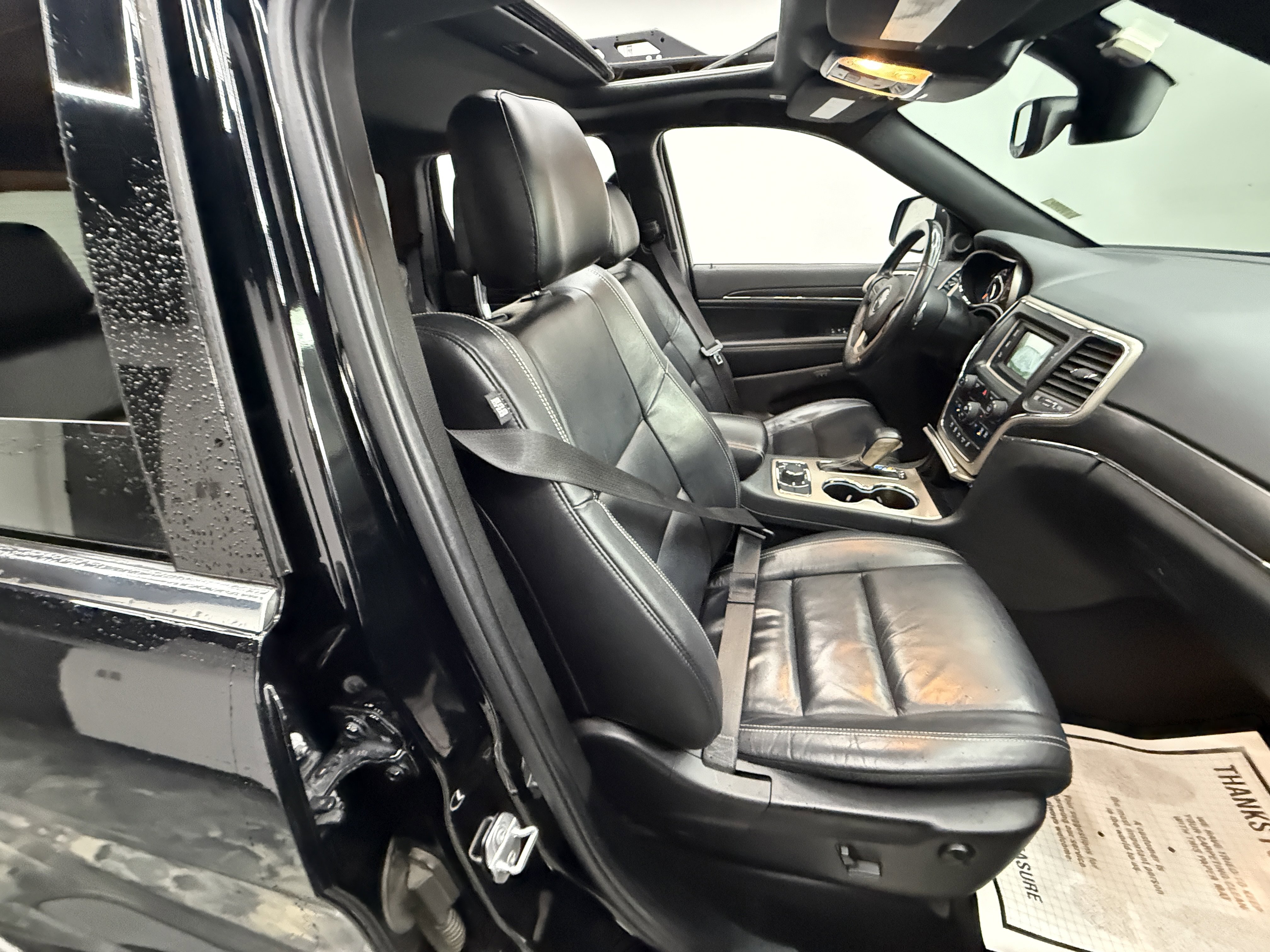 Used 2017 Jeep Grand Cherokee Limited image 18