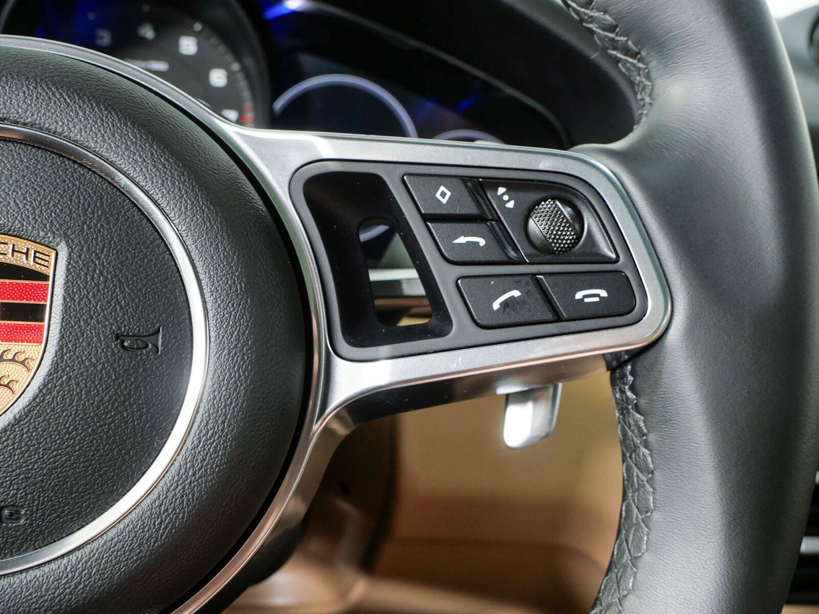 Certified 2020 Porsche Cayenne AWD/4WD image 12