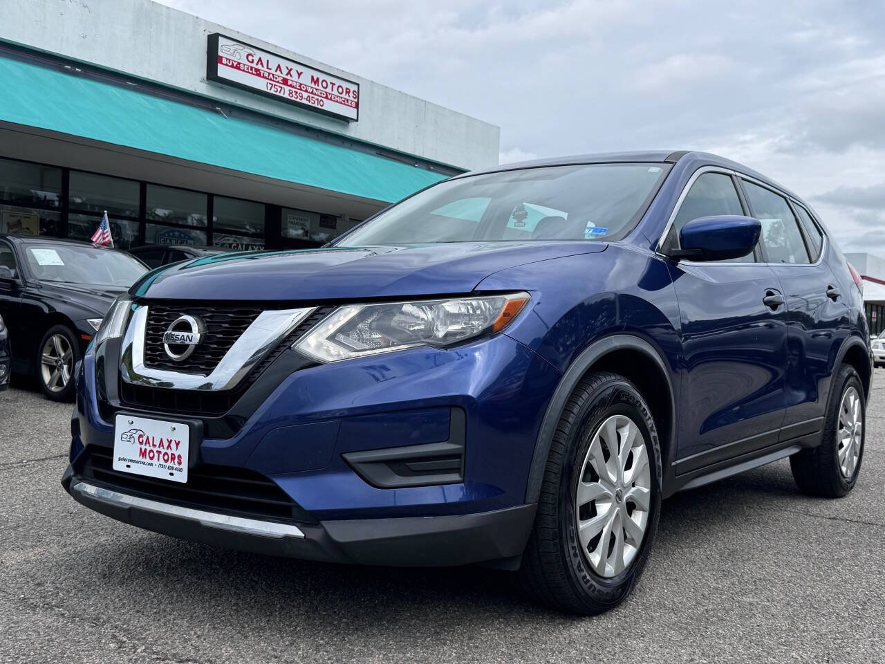 Used 2017 Nissan Rogue S FWD image 1