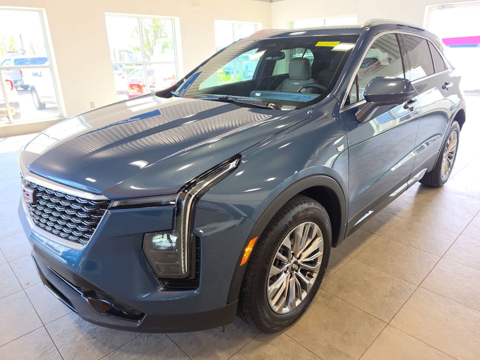 Used 2025 Cadillac XT4 Premium Luxury w/ Cold Weather Package AWD/4WD image 1