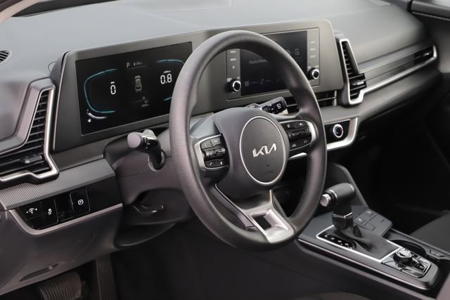 Used 2025 Kia Sportage LX image 6