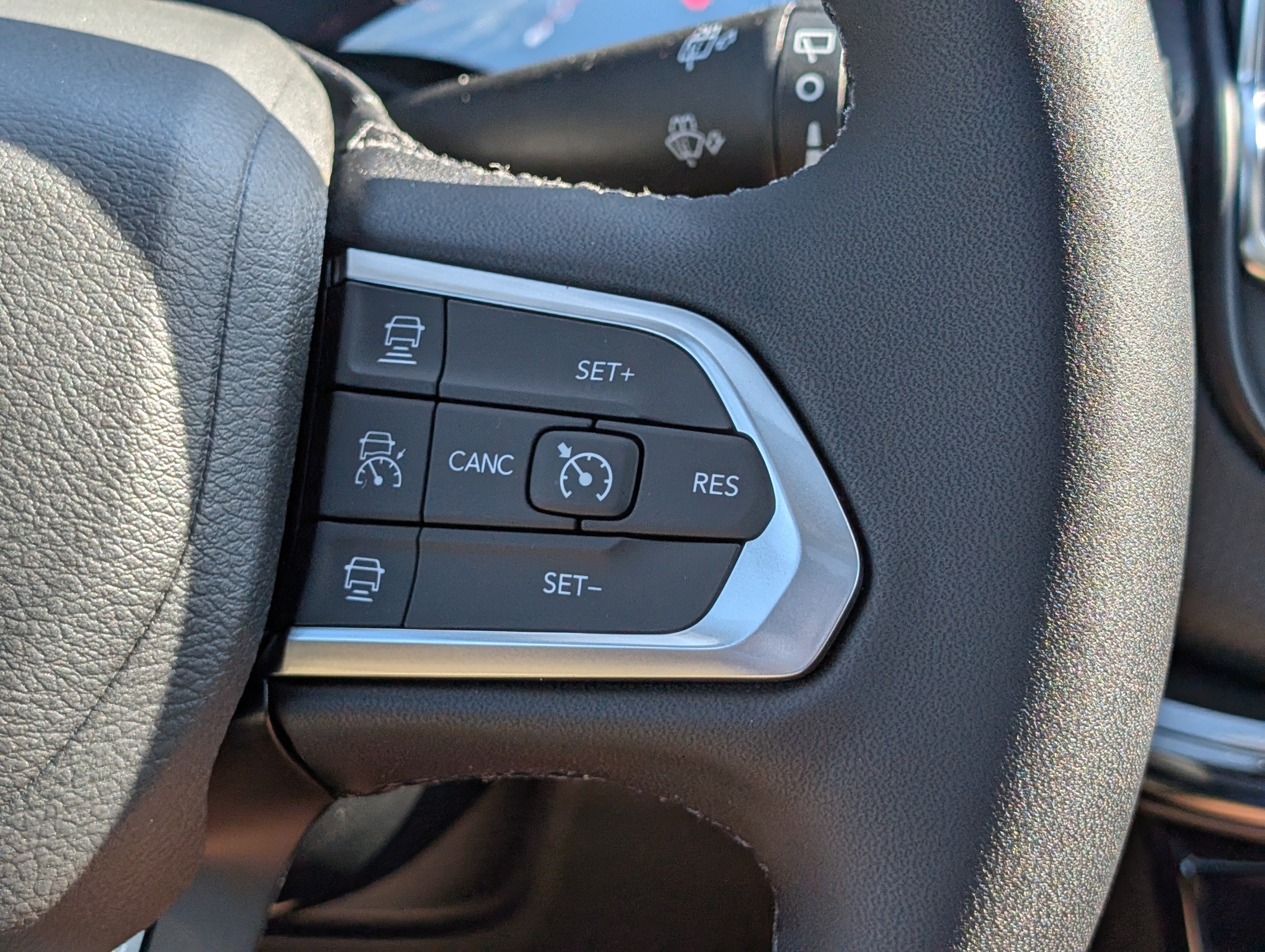 New 2025 Jeep Compass Limited w/ Sun & Sound Group AWD/4WD image 22