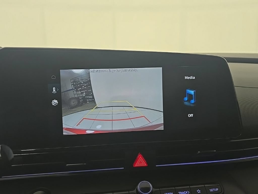 New 2025 Hyundai Elantra SEL FWD image 20