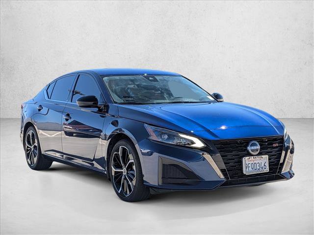 Used 2023 Nissan Altima 2.5 SR FWD image 3