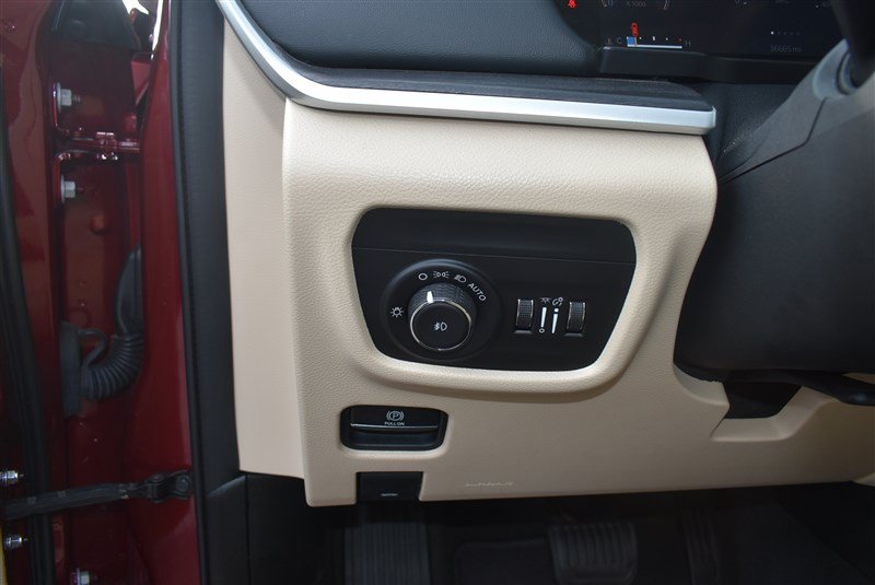 Used 2022 Jeep Grand Cherokee L Limited AWD/4WD image 18