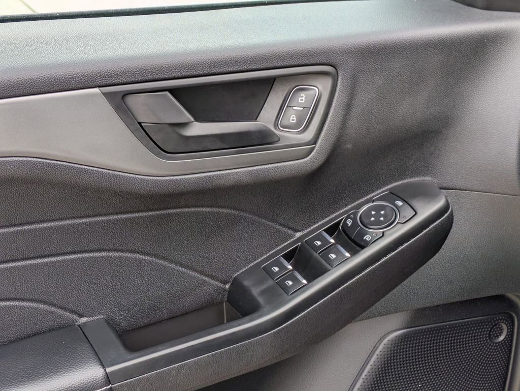 Used 2025 Ford Escape Active AWD/4WD image 13