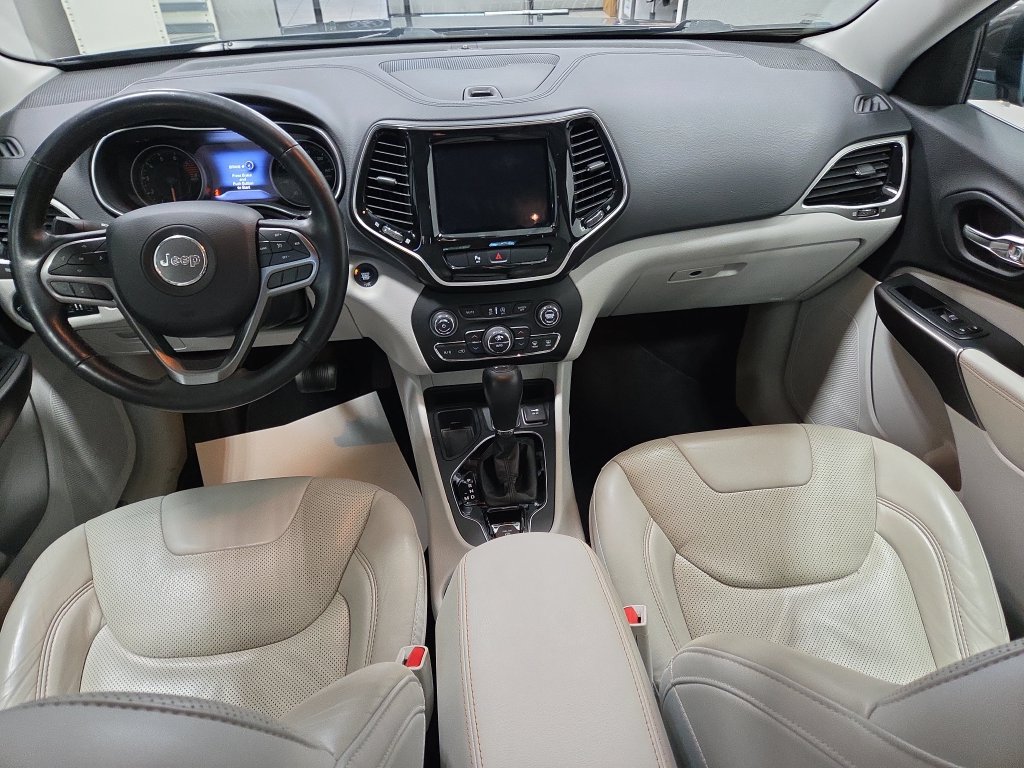 Used 2019 Jeep Cherokee Limited FWD image 3