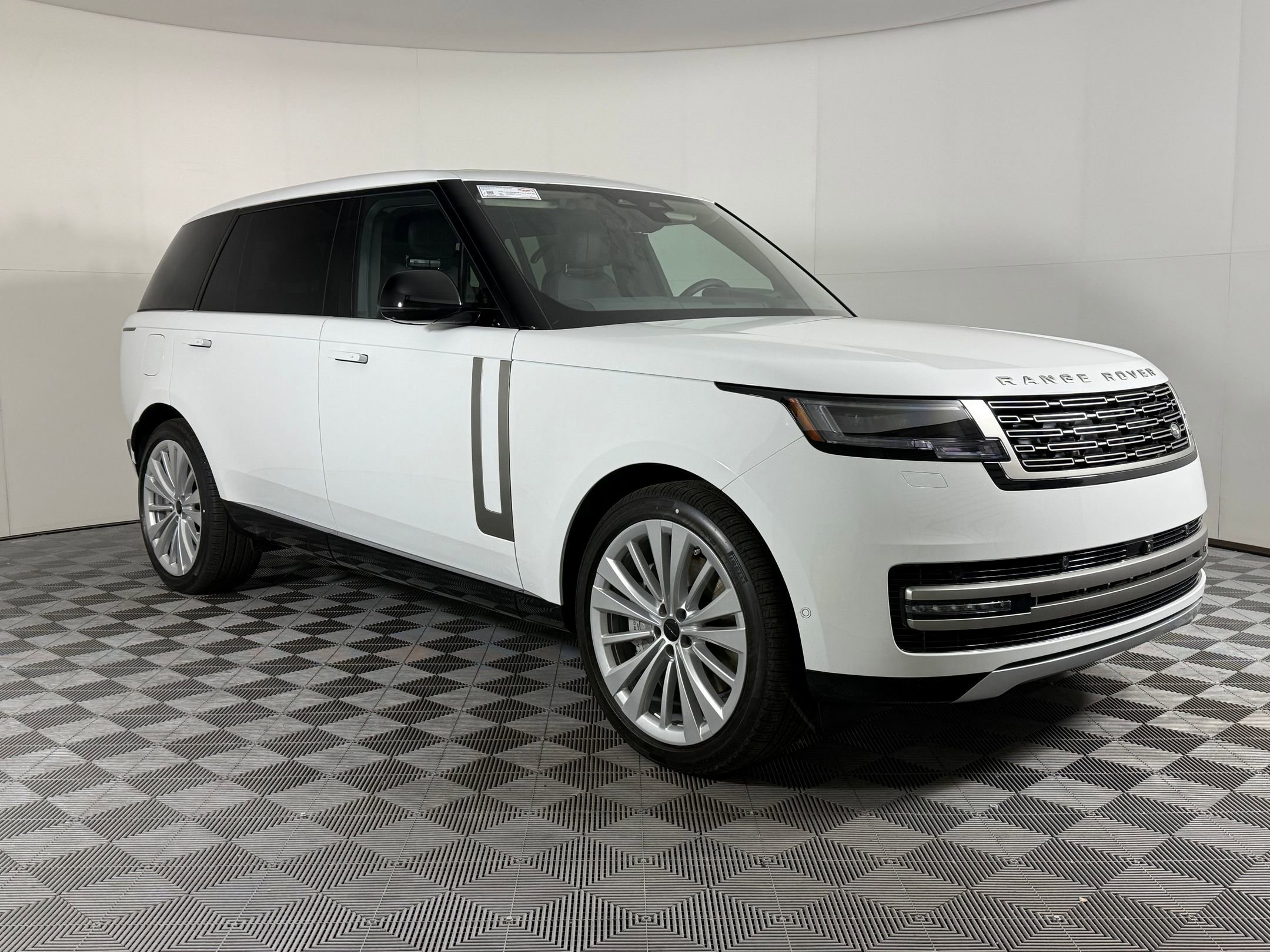 New 2026 Land Rover Range Rover Long Wheelbase SE image 5