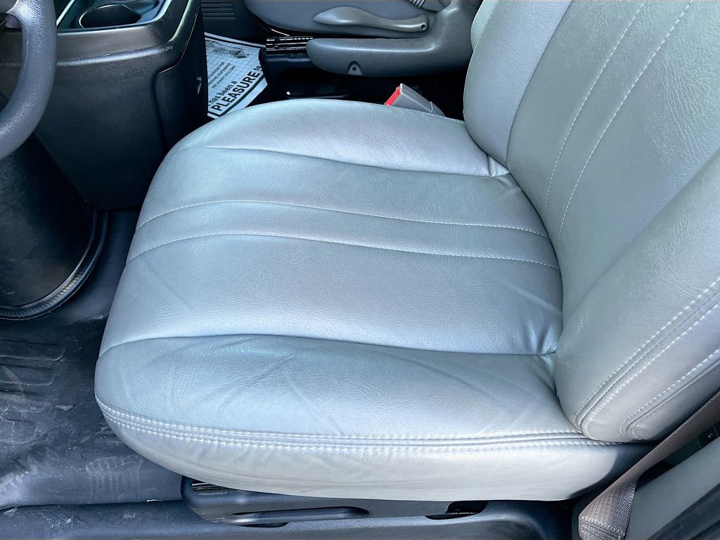 Used 2024 GMC Savana 2500 w/ Driver Convenience Package image 19