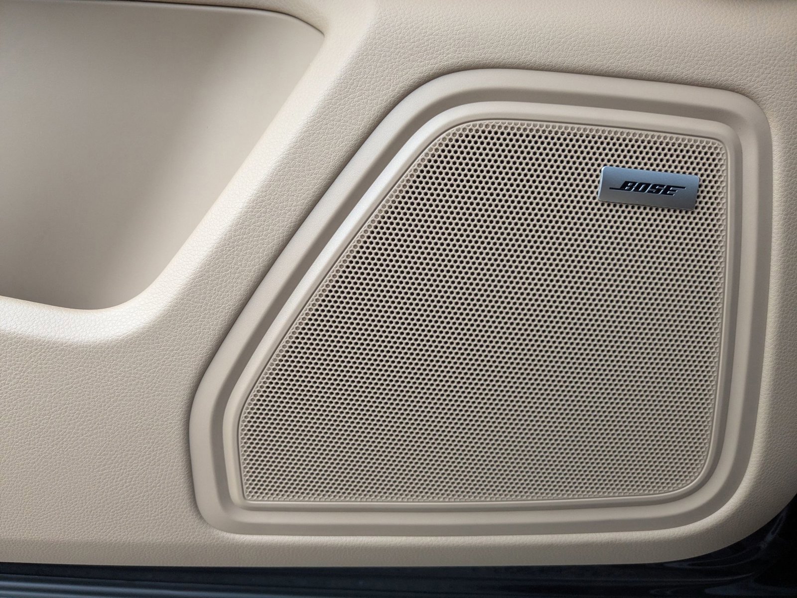 New 2026 Porsche Macan image 14