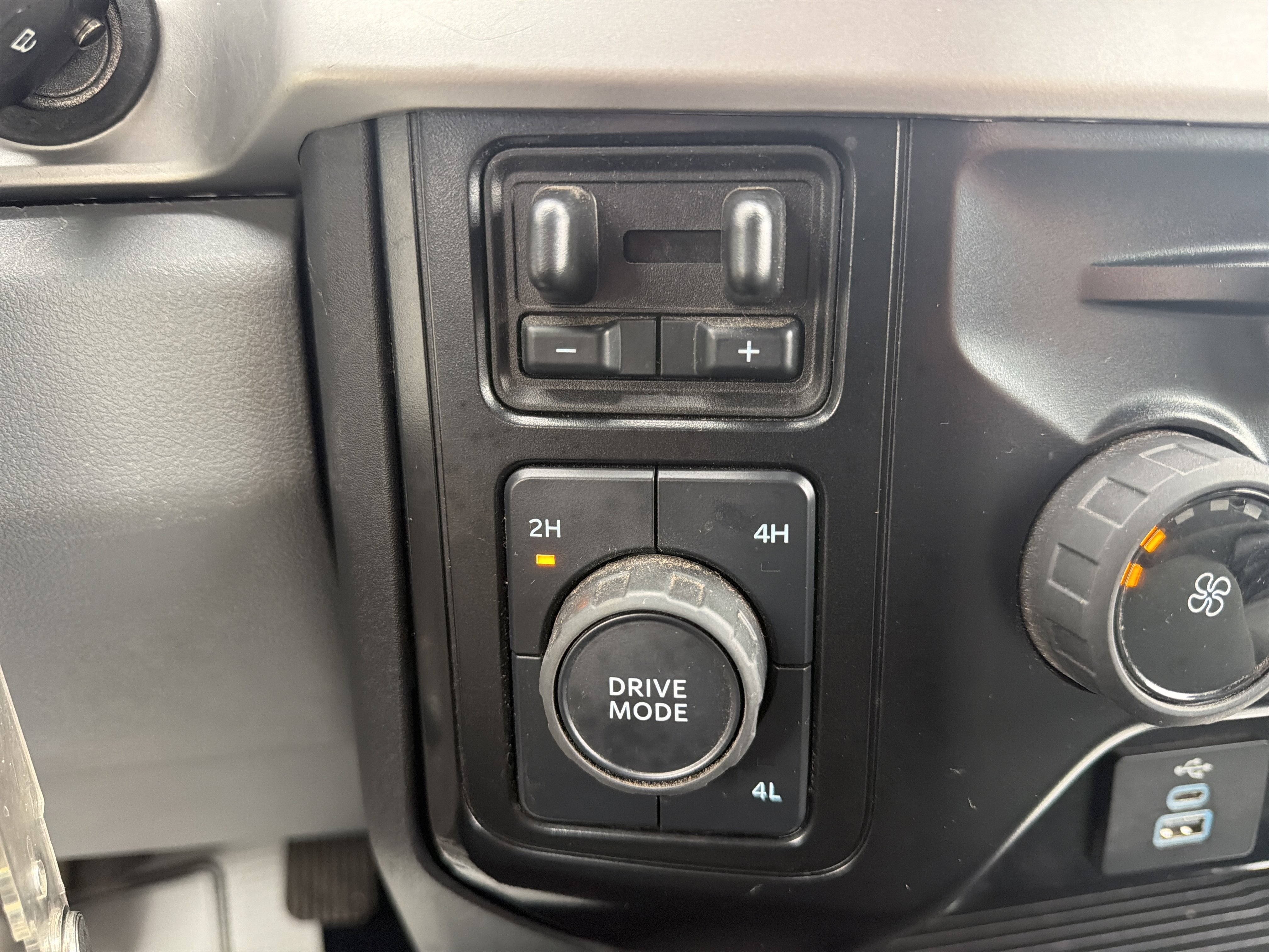 Used 2025 Ford F250 XLT image 29