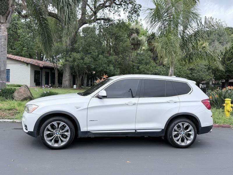 Used 2017 BMW X3 xDrive28i w/ Technology Package AWD/4WD image 2
