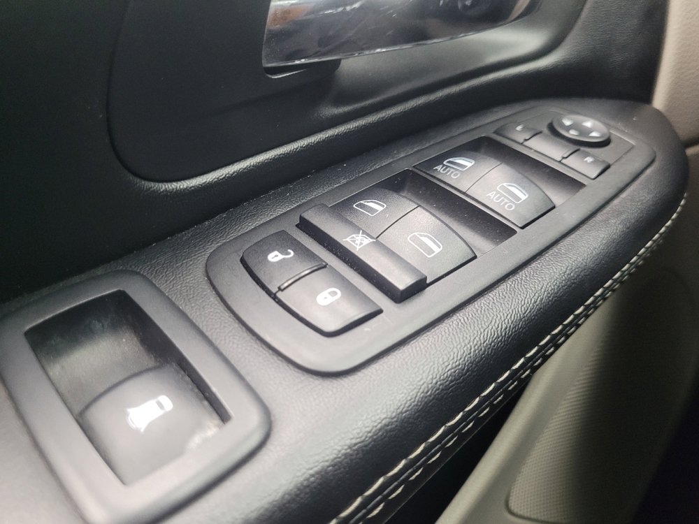 Used 2019 Dodge Grand Caravan SXT FWD image 27