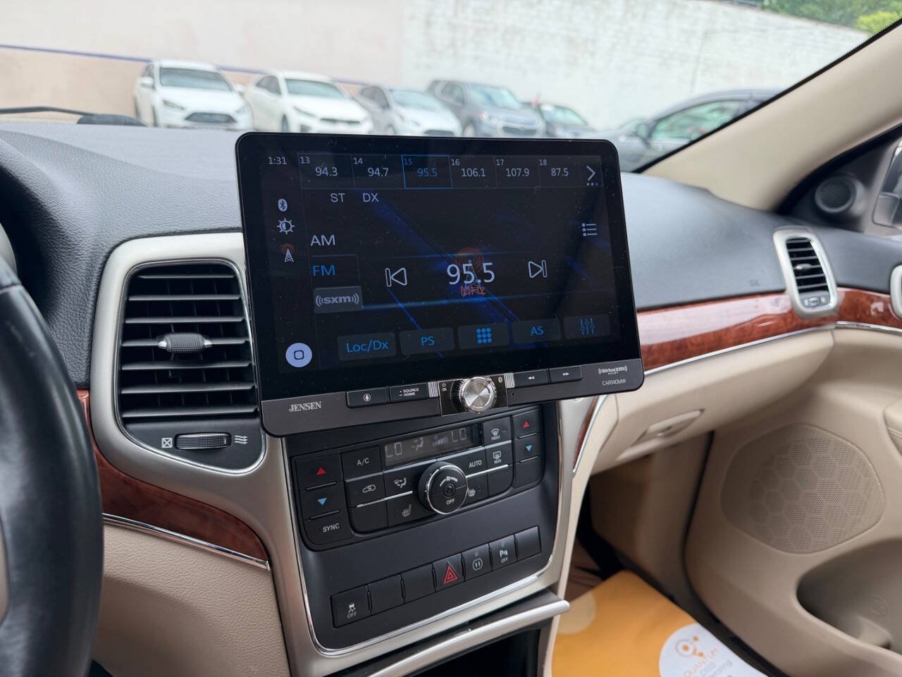 Used 2012 Jeep Grand Cherokee Limited w/ Trailer Tow Group AWD/4WD image 12