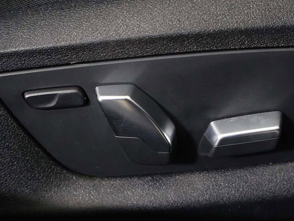 Used 2023 BMW 530i xDrive w/ Convenience Package image 36