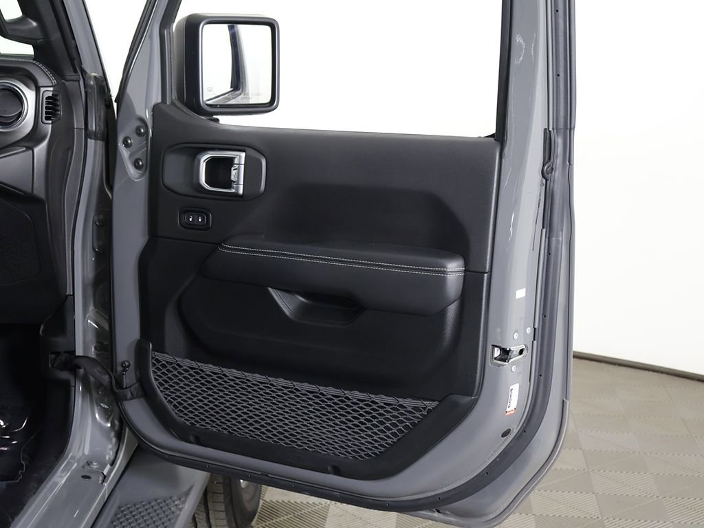 Used 2021 Jeep Wrangler Unlimited Sahara w/ Uconnect 4C Nav & Sound Group AWD/4WD image 20