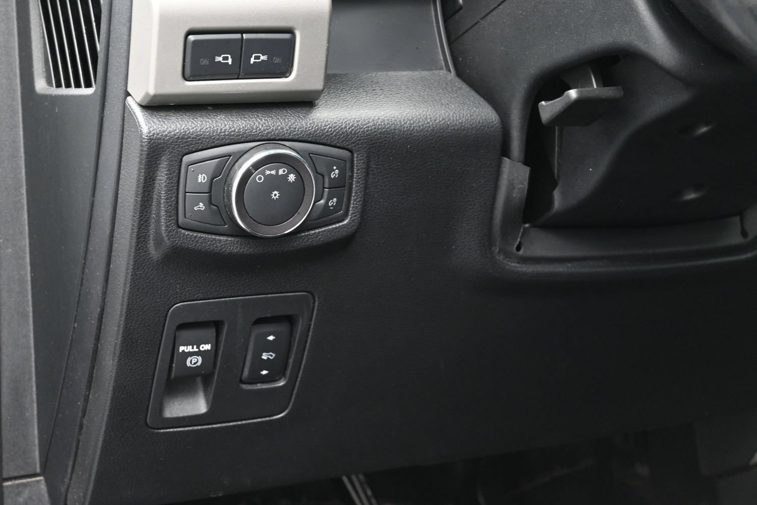 Used 2018 Ford F150 Lariat RWD image 23