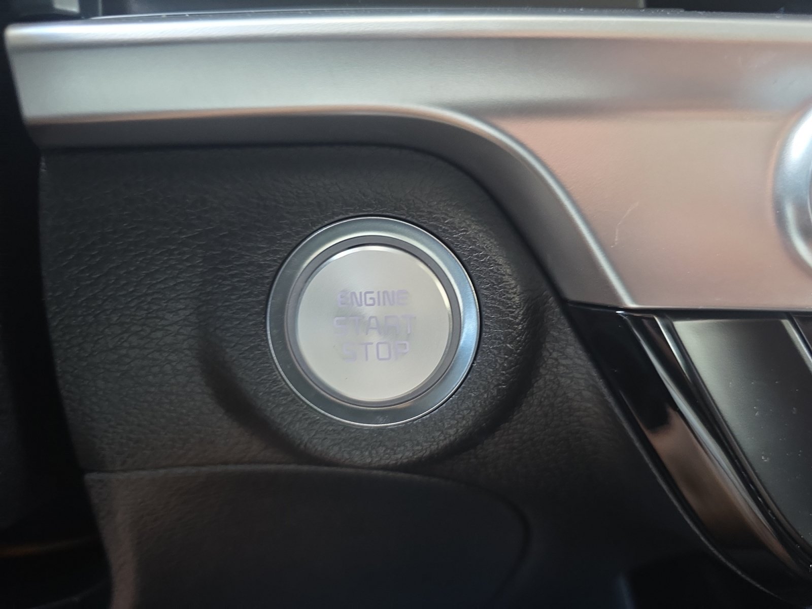 Certified 2024 Kia Telluride LX FWD image 16