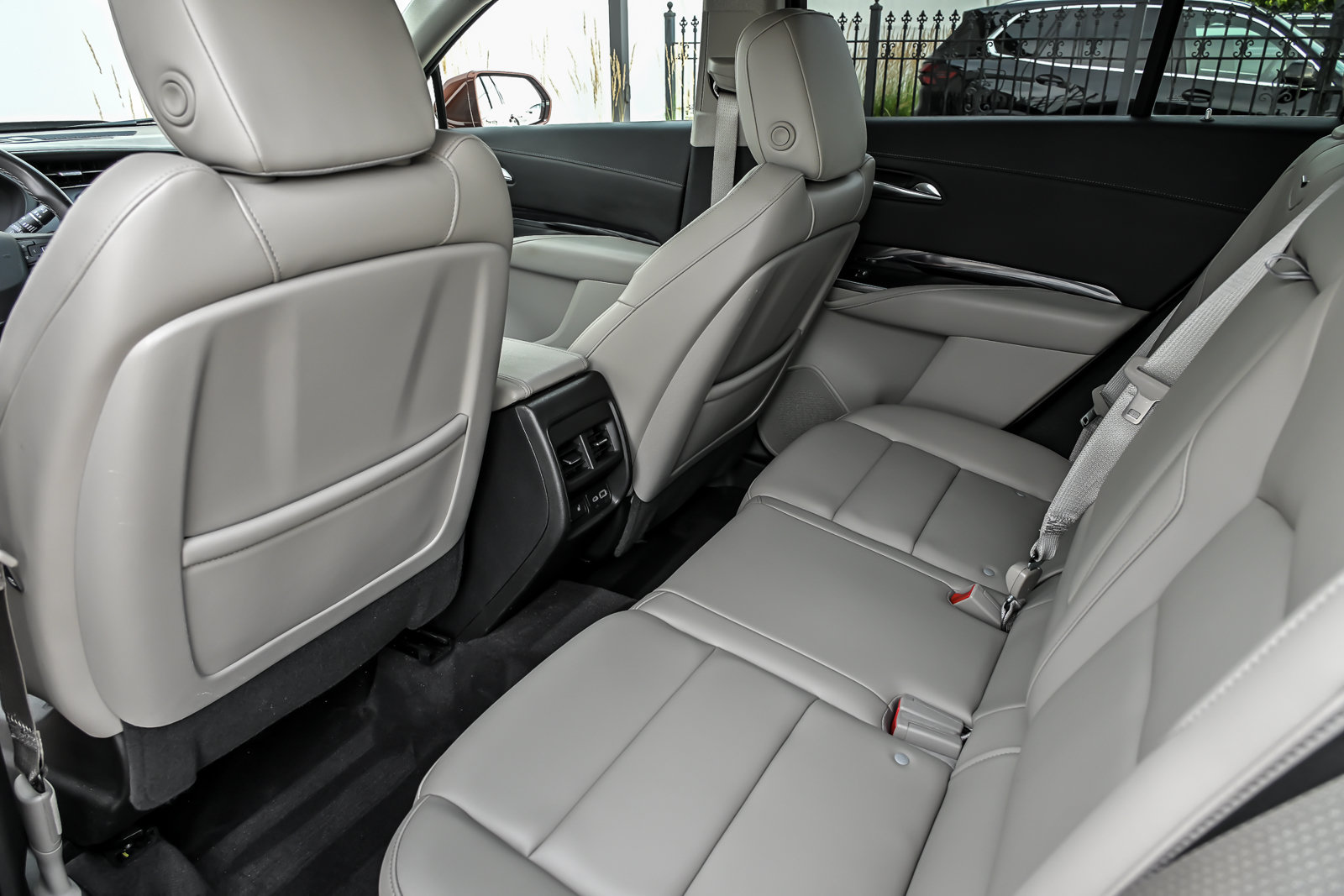 Used 2019 Cadillac XT4 Luxury w/ Cold Weather Package FWD image 21