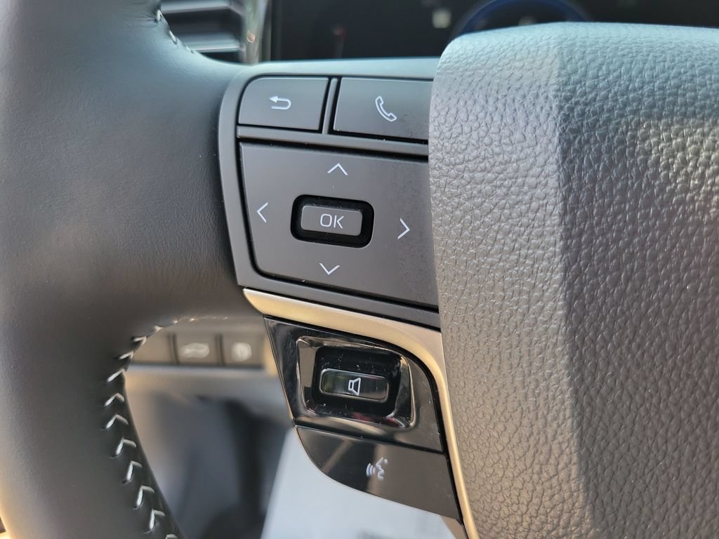 Used 2026 Toyota Camry SE w/ Multimedia Upgrade Package FWD image 22