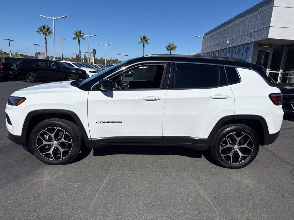Certified 2024 Jeep Compass Limited AWD/4WD image 4