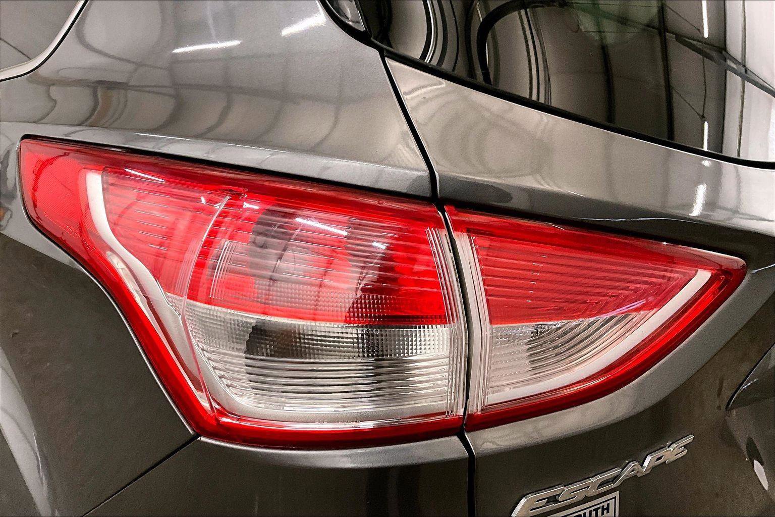 Used 2014 Ford Escape SE image 29