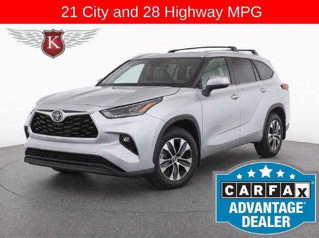 Used 2023 Toyota Highlander XLE AWD/4WD image 1