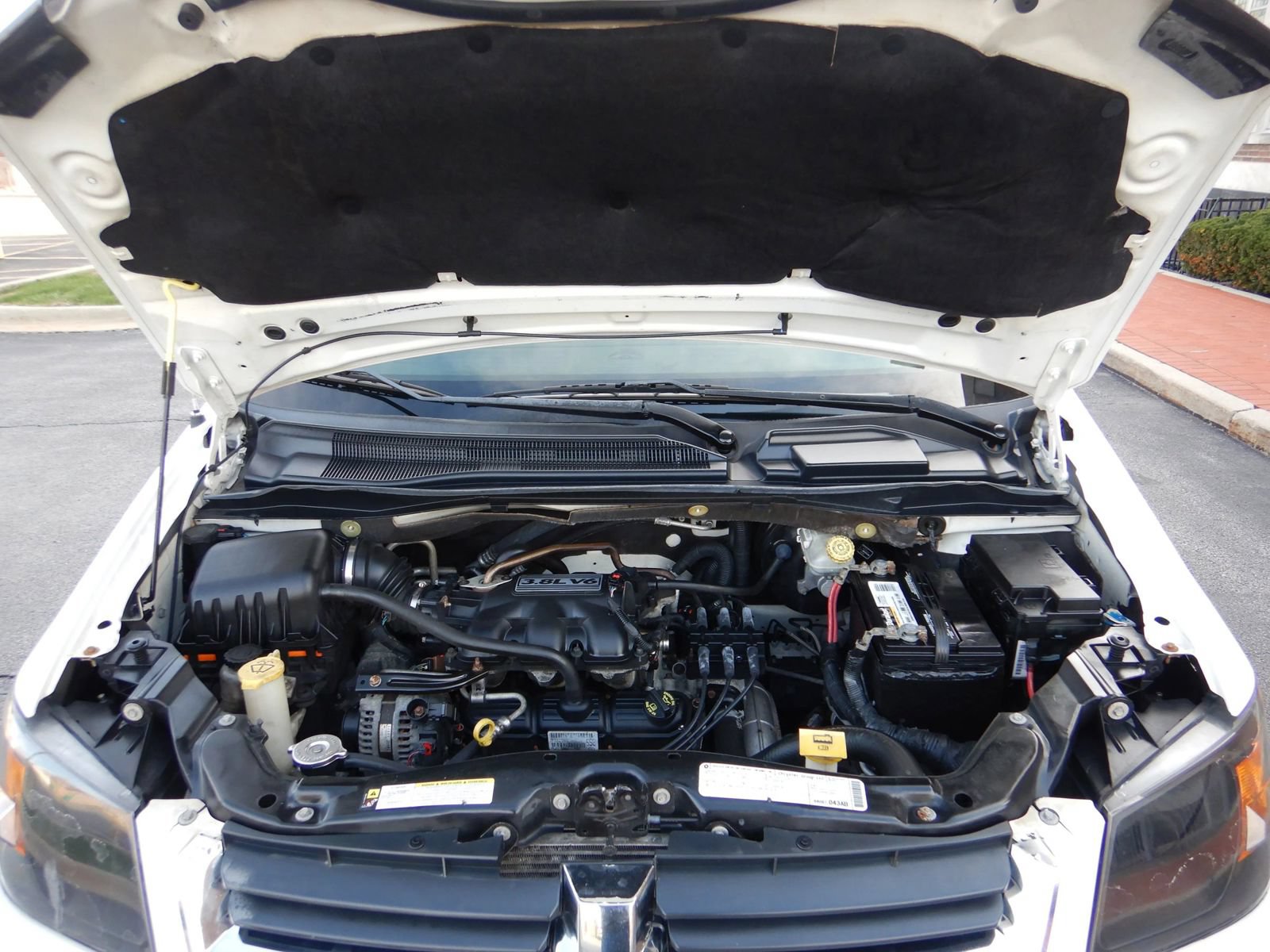 Used 2010 Dodge Grand Caravan SXT FWD image 29
