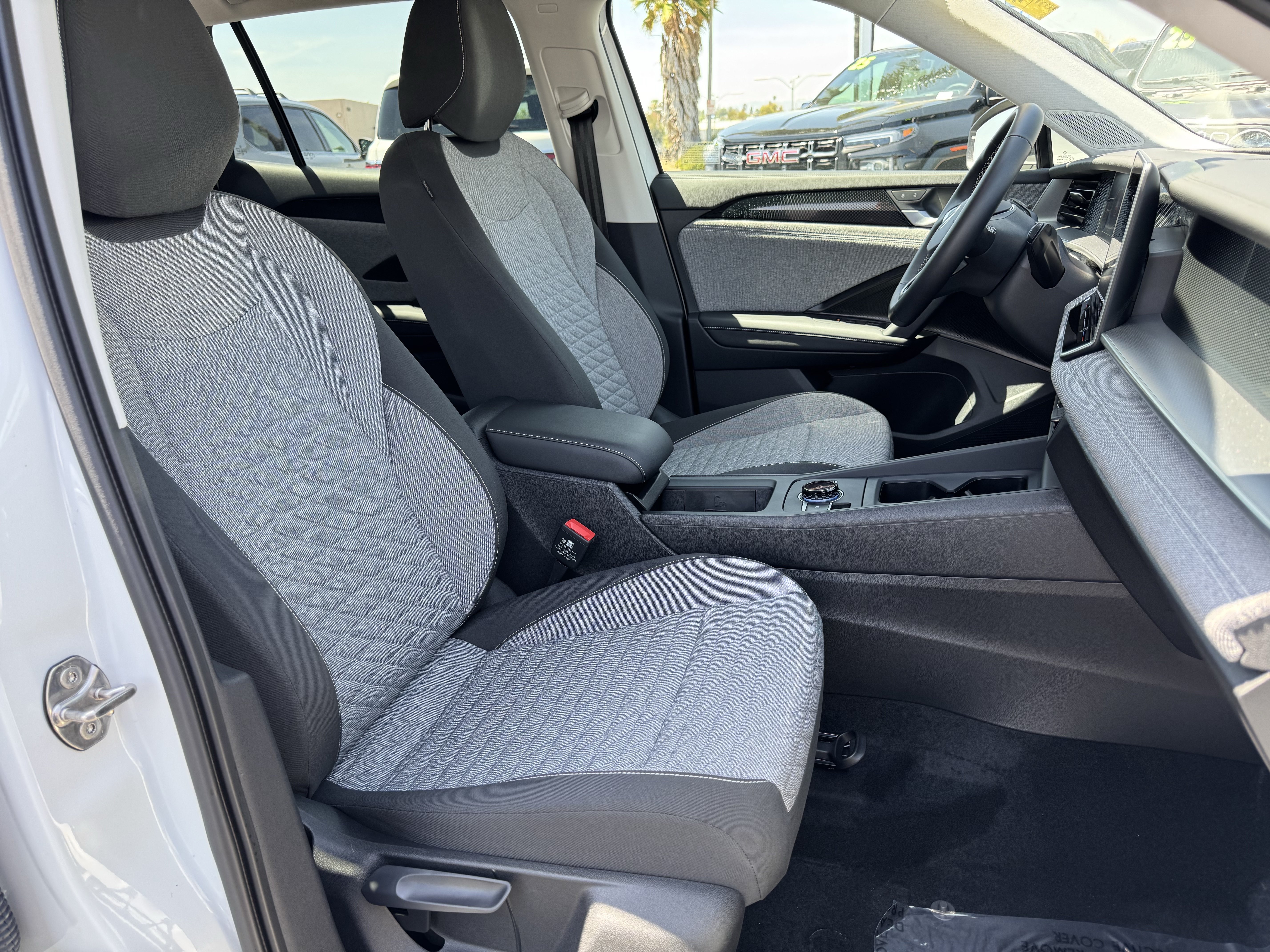 Certified 2025 Volkswagen Tiguan S FWD image 33