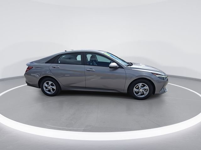 Certified 2021 Hyundai Elantra SE FWD image 9