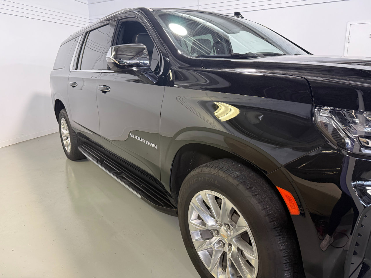 Used 2023 Chevrolet Suburban Premier image 27